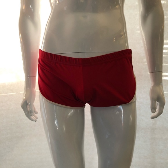 Mens vintage short shorts. - Picture 2 of 7